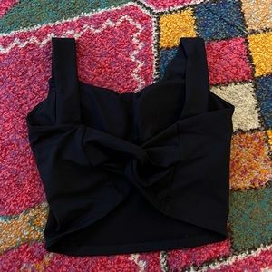 HALARA  In My Feels Padded Backless Twisted Workout Cropped Tank Top sz M